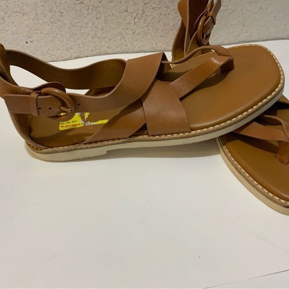 Vince Morris Strappy Flat Sandal - Tan Size 8US/ 38EU (Retail $225) - Picture 3 of 9